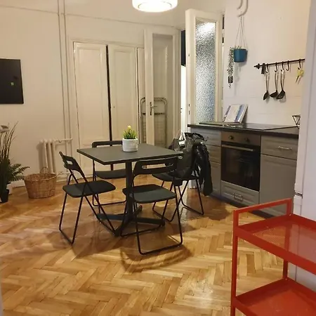 Beautifully Design Near Corvin Plaza Apartment Budapest